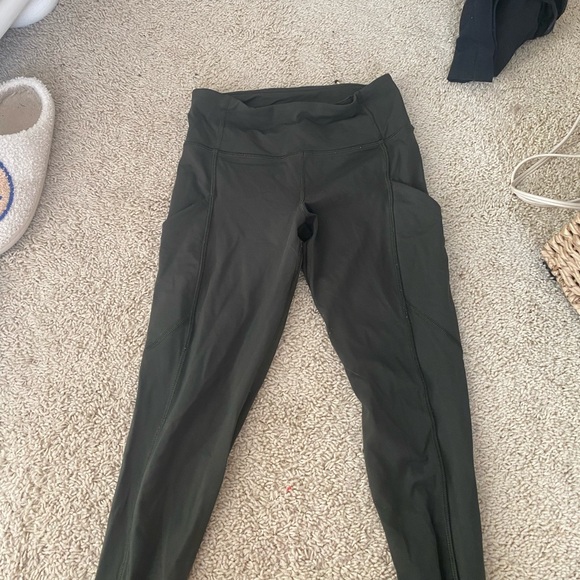 Green lulu lemon leggings - Picture 2 of 5